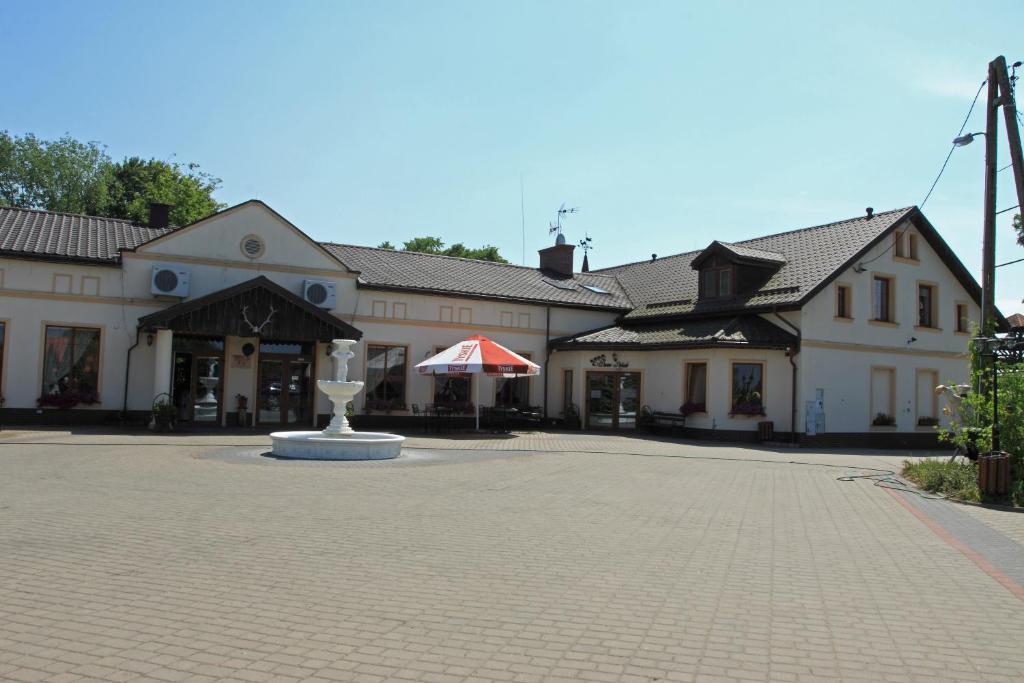 Hotel Dworek Debowko Bartoszyce Exterior foto